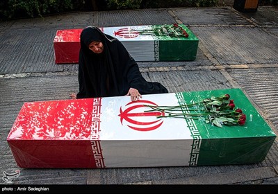 Şiraz’da 16 Şehidin Naşı, Fatimiye Günlerinde Şehre Getirildi