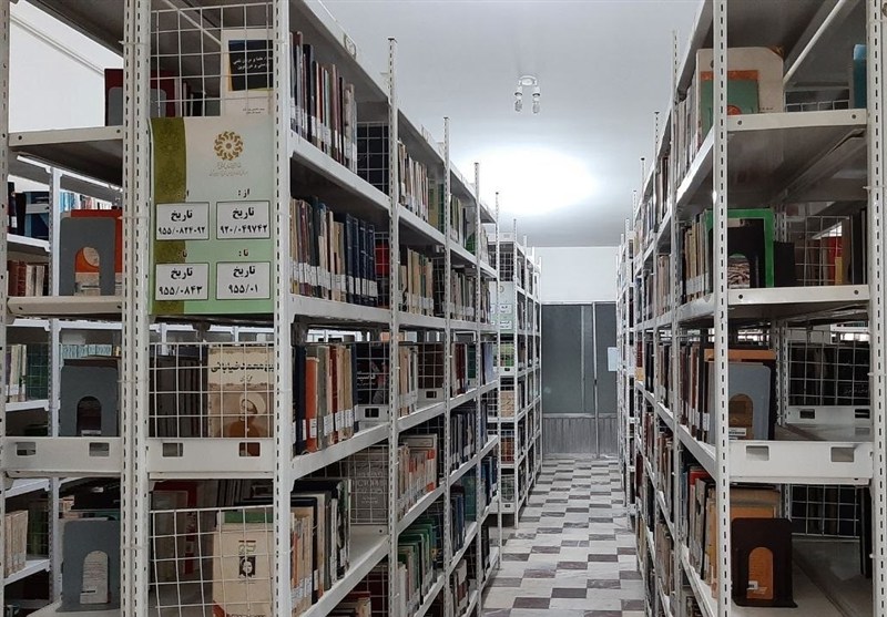 کلنگ احداث کتابخانه مرکزی گرمسار در هفته کتاب بر زمین خورد