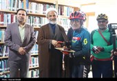 رکاب‌زنی تا کتابخانه‌ها؛ تجلیل دوچرخه‌سواران از تلاش‌های کتابداران