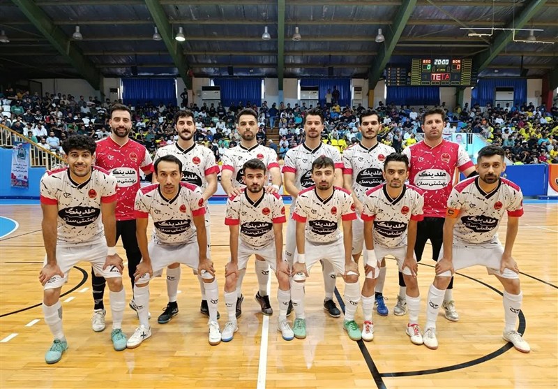 بحران دوباره در بهشتی‌سازه/ «کشاورز» با دریافت پیشنهاد 7 برابری ما را ترک کرد/ از مربی سابق شکایت کرده‌ایم