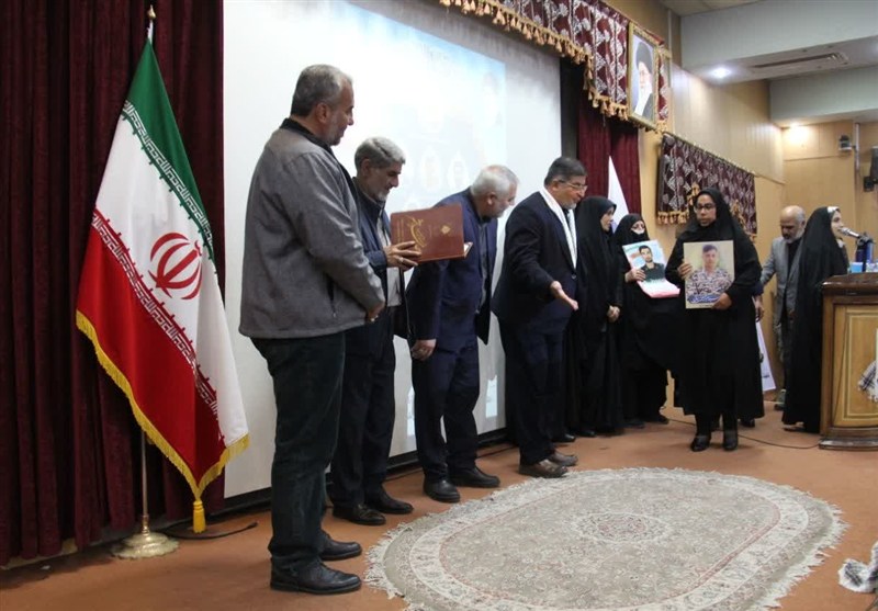 یادبود شهدای جنگ 12روزه در دانشگاه آزاد اسلامی واحد اسلامشهر