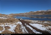 بازدید معاون رئیس‌جمهور و استاندار اردبیل از دریاچه نئور