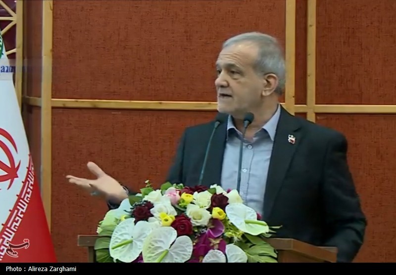 الرئيس بزشكيان مستقبلا فيدان: لتعزيز العلاقات والتكامل الاستراتيجي بين الدول الإسلامية