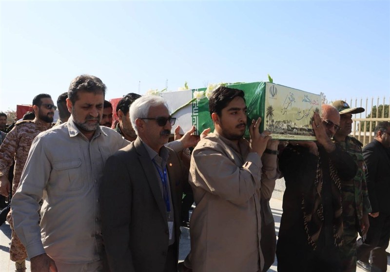 استقبال پرشور مردم سیستان از پیکر مطهر شهید گمنام+ فیلم