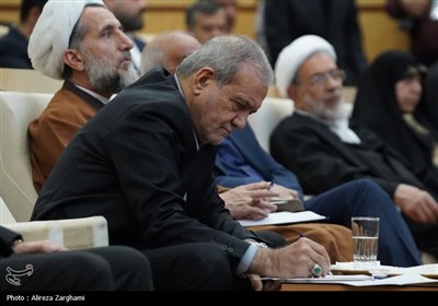 دستور رئیس‌جمهور درخصوص افرادی که باید کنار بروند/ساختار دولت و استخدام‌ بی‌قاعده عامل کسر بودجه