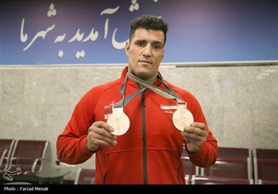 استقبال از قهرمان المپیک ناشنوایان در کرمانشاه