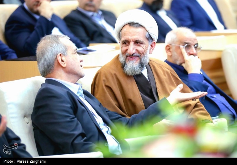 آیت‌الله مظفری: رعایت حجاب از ادارات شروع شود/پرونده‌ خودرویی با هزاران شاکی نیازمند تسریع است