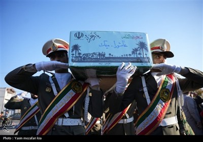 استقبال باشکوه مردم بروجرد از پیکر شهید گمنام در ایام فاطمیه