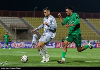 دیدار تیمهای فوتبال شمس آذر قزوین و نیروی زمینی تهران