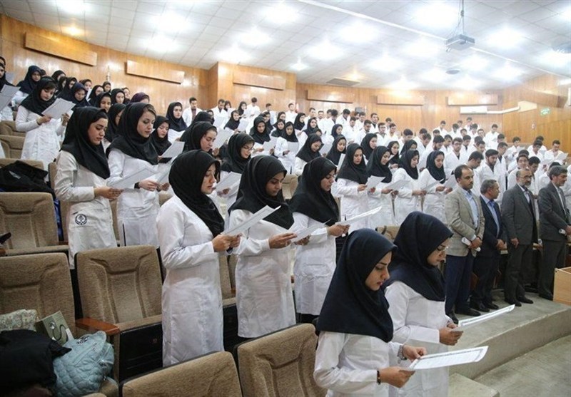 مطالبه 70 دانشجوی بلاتکلیف علوم پزشکی از سران قوا برای اجرای قانون تفسیر ماده 11