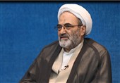 امام خمینی نگاه «ضد استبدادِ داخلی» میرزای نائینی را به «ضد استبدادِ جهانی» توسعه داد
