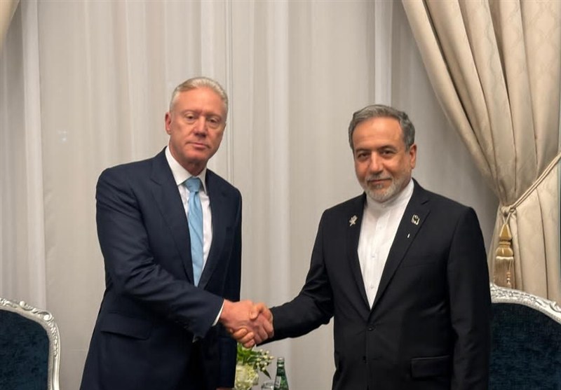 پیام تبریک عراقچی به همتای لبنانی به مناسبت روز استقلال این کشور