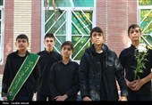لحظه‌های ناب مدرسه آیت‌الله صالحی کرمان در استقبال از شهید گمنام