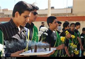 لحظه‌های ناب مدرسه آیت‌الله صالحی کرمان در استقبال از شهید گمنام