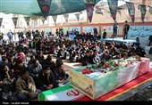 لحظه‌های ناب مدرسه آیت‌الله صالحی کرمان در استقبال از شهید گمنام