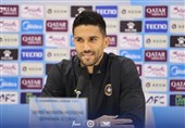 حسینی: امیدوارم فردا ورزشگاه نقش جهان پر شود/ برای صدرنشینی کمی شانس لازم داریم
