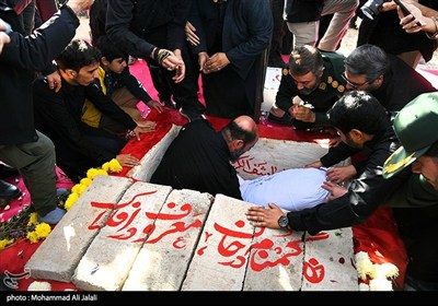 تشییع پیکر مطهر 7 شهید گمنام در قم