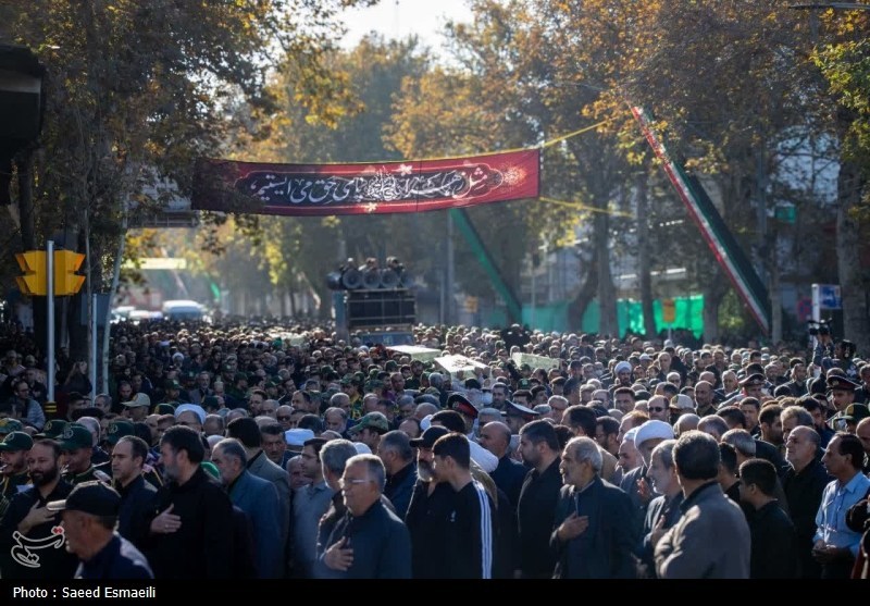 بدرقه باشکوه قهرمانان وطن/تشییع لاله‌های فاطمی بر دوش مردم گرگان+فیلم و تصاویر