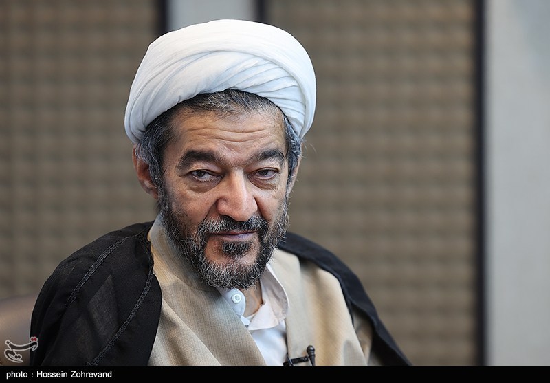 مهدوی‌زادگان: غرب‌گراها میان میرزای نائینی و شیخ‌فضل‌الله نوری دوقطبی‌های‌ کاذب ایجاد کردند