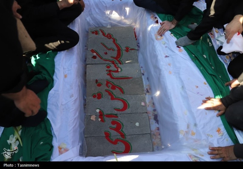 پیکر ‌شهید گمنام در صدا و سیمای مرکز زنجان آرام گرفت