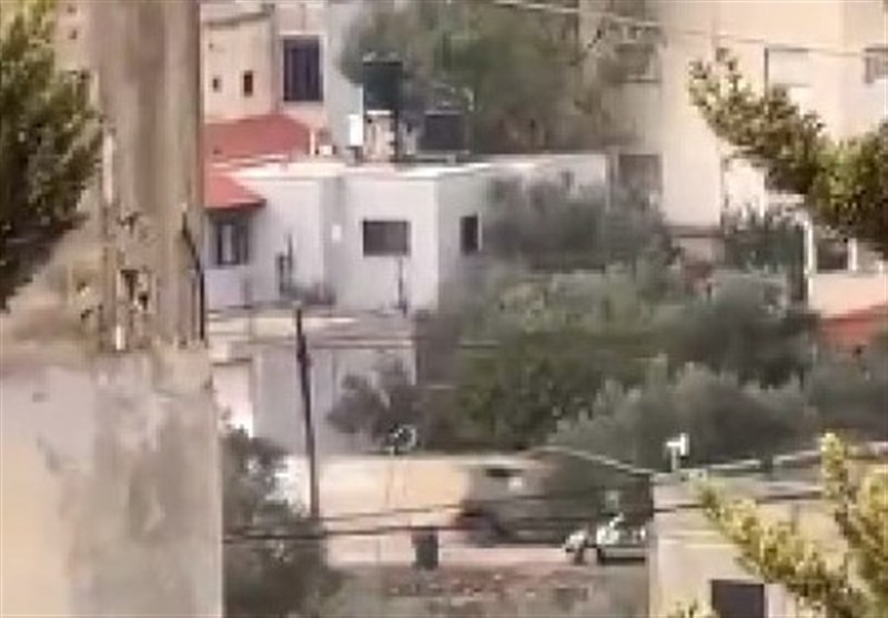 تصعيد ميداني واسع.. حملة اعتقالات واقتحامات تمتد من القدس إلى الخليل