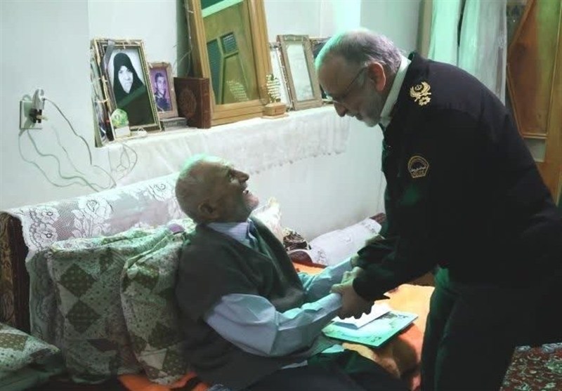 خون پاک شهدا چراغ راه ما و ضامن امنیت و عزت این مرز و بوم است