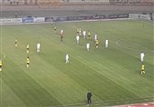 توقف یک نیمه‌ای سپاهان مقابل الحسین در نقش‌جهان
