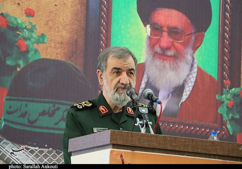 محسن رضایی: امروز روز بسیج اقتصادی است؛ باید همه ظرفیت مردمی فعال شود