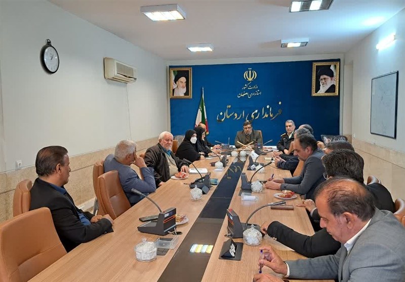 گلایه فرماندار اردستان از ادارات؛ هفته فرهنگ را جدی نگرفته‌اید