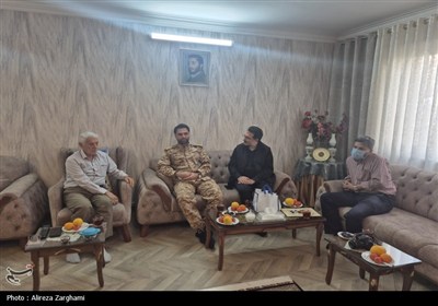 دیدار اعضای بسیج رسانه با خانواده شهید اصغری