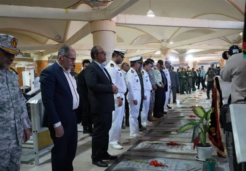 بزرگداشت روز نیروی دریایی ارتش در گلزار شهدای بوشهر