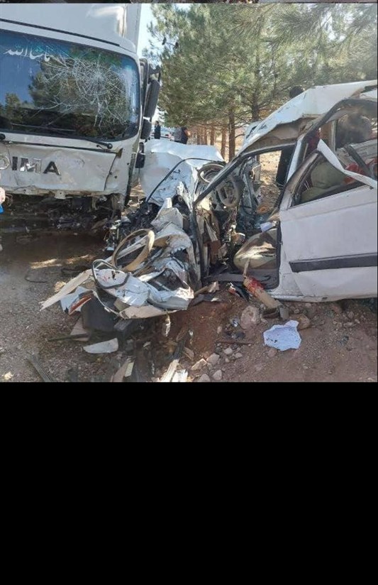 تصادف مرگبار خاور و پژو پارس در شهرستان ایوان، پدر و پسر را به کام مرگ فرستاد