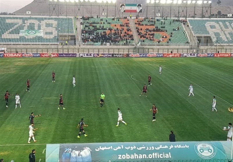 تقابل ذوب‌آهن و خیبر در نیمه اول برنده نداشت