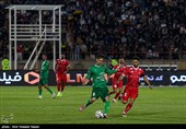 دیدار تیم‌های فوتبال شمس آذر قزوین و پرسپولیس