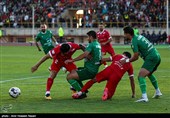 دیدار تیم‌های فوتبال شمس آذر قزوین و پرسپولیس