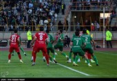 دیدار تیم‌های فوتبال شمس آذر قزوین و پرسپولیس