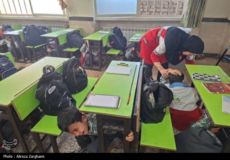 مانور ایمنی و زلزله در 600 مدرسه قزوین برگزار شد