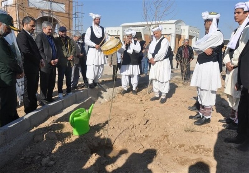 آغاز جشنواره سودای عشق در قوچان/غرس 200 نهال توسط هنرمندان خراسانی