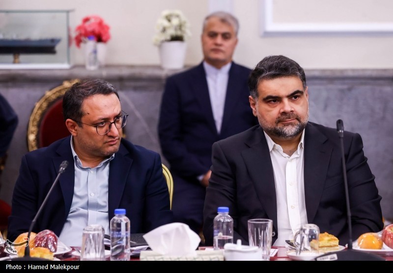 نشست صمیمانه رئیس مجلس با مدیران رسانه‌های کشور