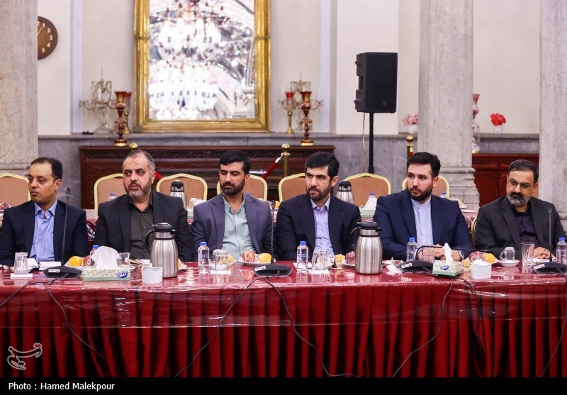 نشست صمیمانه رئیس مجلس با مدیران رسانه‌های کشور