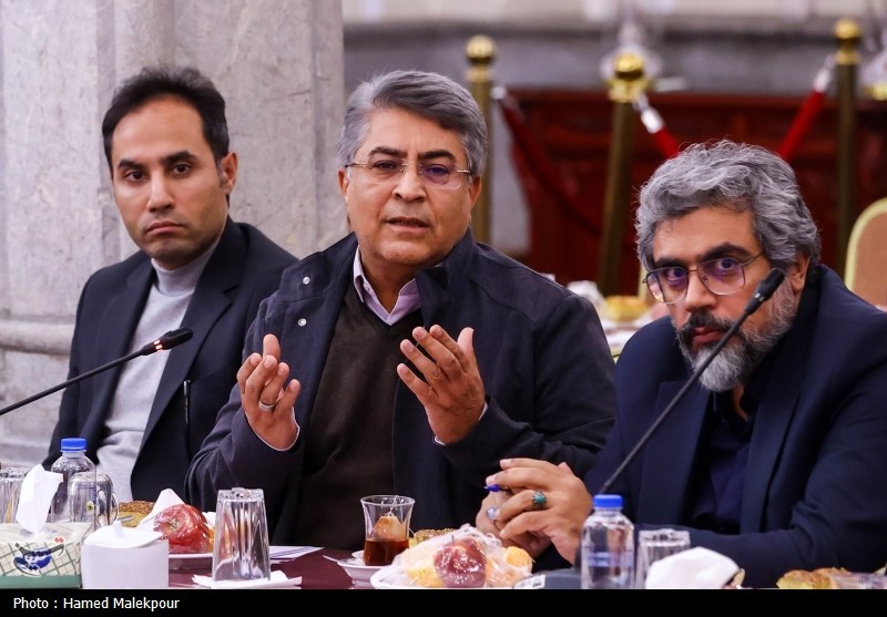 نشست صمیمانه رئیس مجلس با مدیران رسانه‌های کشور