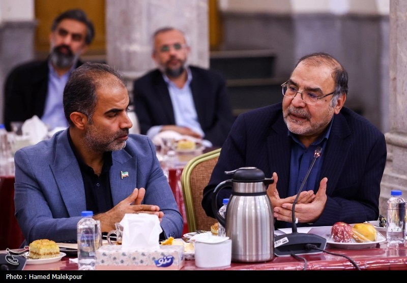 نشست صمیمانه رئیس مجلس با مدیران رسانه‌های کشور