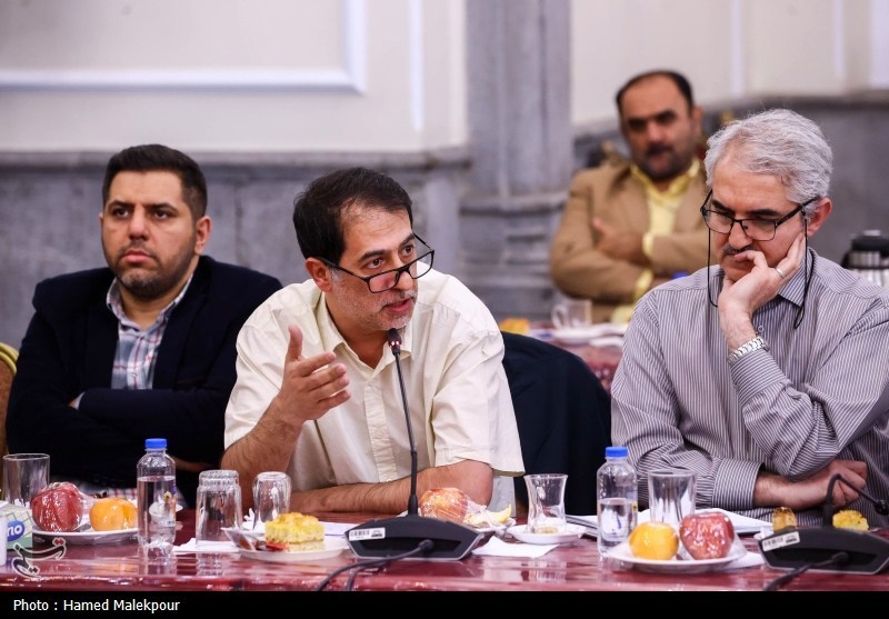 نشست صمیمانه رئیس مجلس با مدیران رسانه‌های کشور