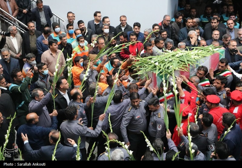 وداع باشکوه کرمان با شهید آتش‌نشان محسن میرشکار؛ قهرمانی که در راه نجات جان هم‌وطنان جان باخت