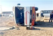 13 مصدوم در واژگونی مینی‌بوس کارگران معدن در بردسکن/ جاده‌ای که 46 سال خاکی مانده