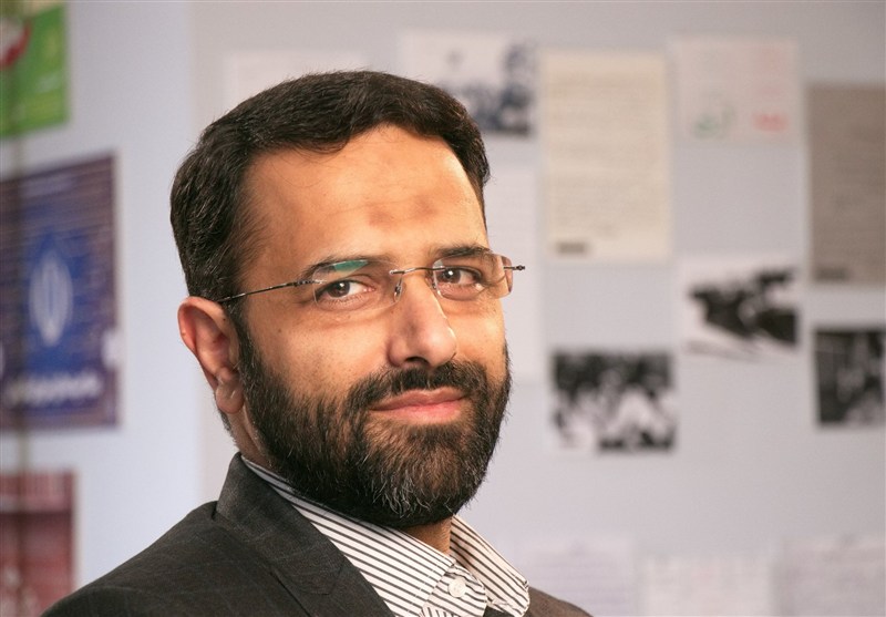 12 آذر روز قانون اساسی | ولایت فقیه، سپر جمهور در برابر فساد سیاست و انحراف از اصول