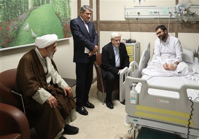 عیادت آیت‌الله قمی و عارف از سقاب اصفهانی