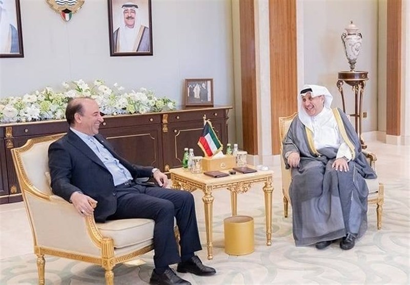 السفير الايراني يبحث مع وزير الديوان الاميري الكويتي سبل تعزيز العلاقات الثنائية