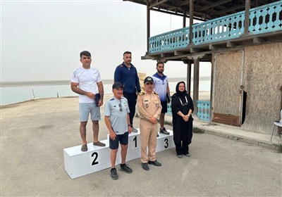 قهرمانان مسابقه قایقرانی روز نیروی دریایی در بوشهر معرفی شدند