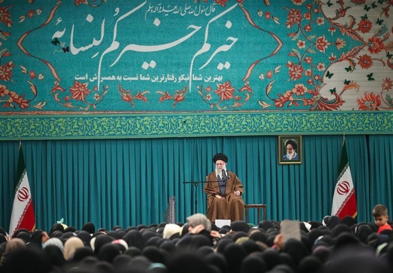 Верховный лидер Ирана отвергает западный взгляд на женщин, подчеркивая особый подход ислама